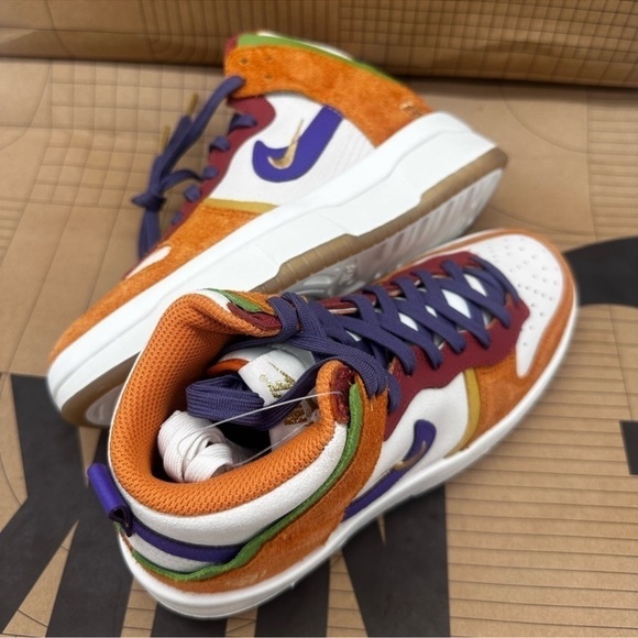 W NIKE DUNK HI SAIL/CANYON PURPLE - Picture 4 of 15